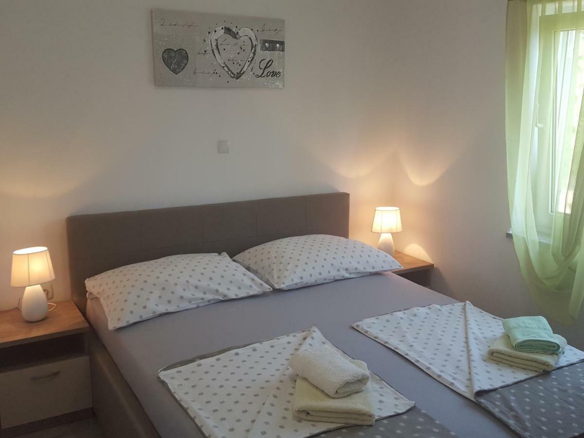 Apartmani Slavica Раб Экстерьер фото