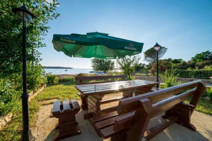 Apartmani Slavica Раб Экстерьер фото